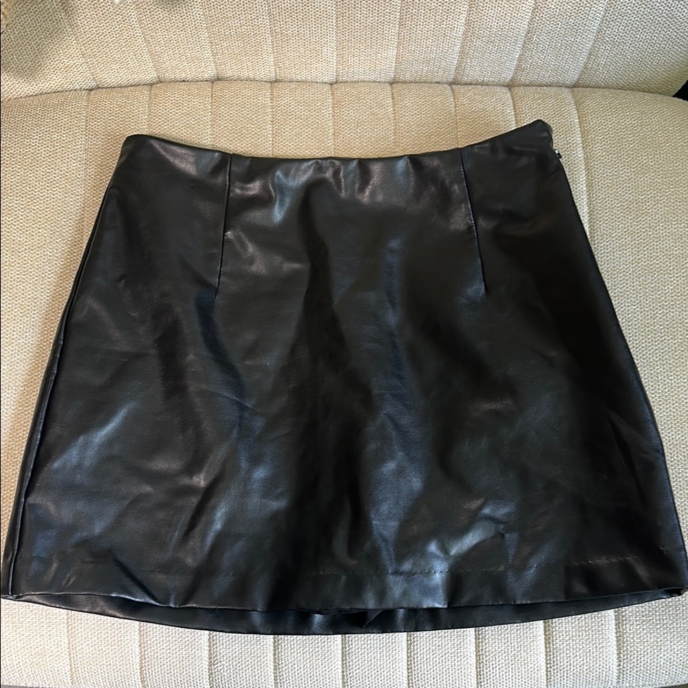 Abercrombie & Fitch vegan leather skirt size small mini